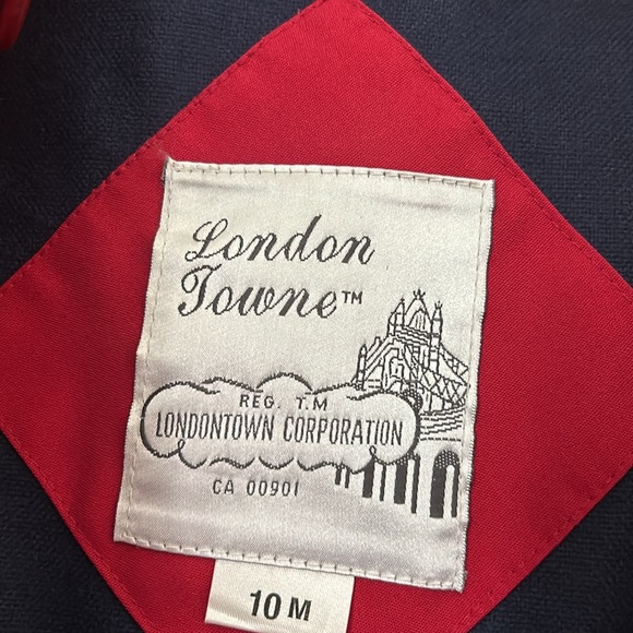 London Fog Red Trench Coat with belt Size 10-M - Picture 2 of 4